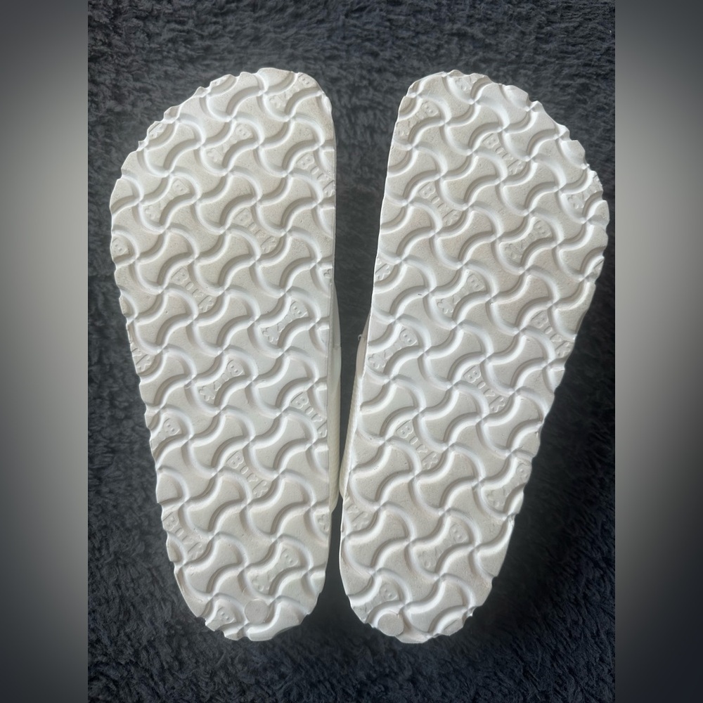 Birkenstock white sandals, size 36 (5-5.5) - Picture 5 of 8